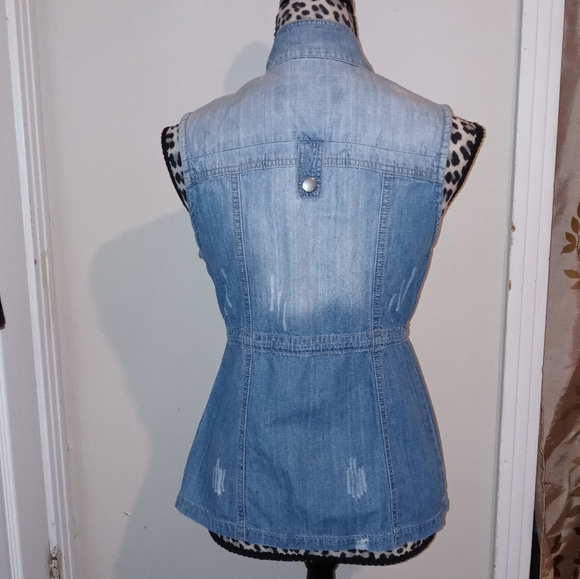 SMALL Women’s Denim Vest - Picture 2 of 7